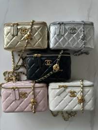 Picture of Chanel Handbags _SKUfw241230265fw